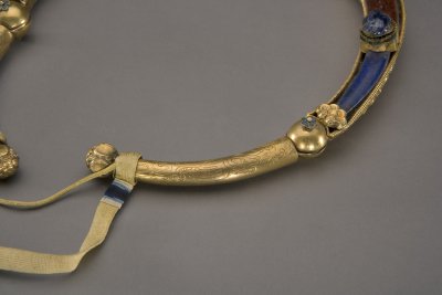 图片[4]-Gold inlaid lapis lazuli collar-China Archive